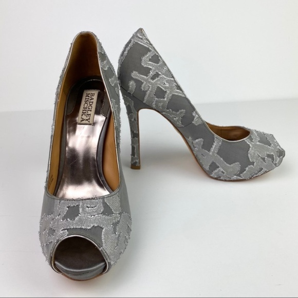 Badgley Mischka | Gray Silver Roxie Platform Pumps 8M - Picture 3 of 11